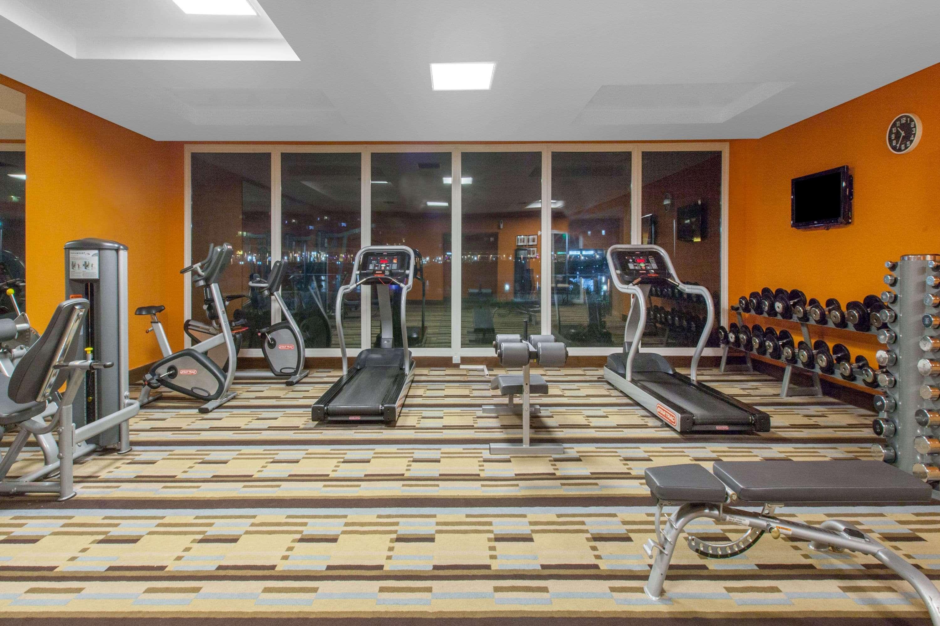 Wyndham Nordelta Tigre - Buenos Aires Hotel Exterior photo The gym at the hotel